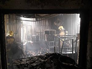 آتش سوزی در کارگاه و انبار تولید کیف و کفش