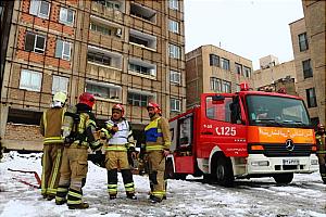 برگزاری مانور آتش نشانان منطقه یک عملیات در یک ساختمان بلند مرتبه