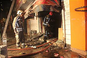 فروشگاه تجهیزات اداری در میدان حسن آباد آتش گرفت